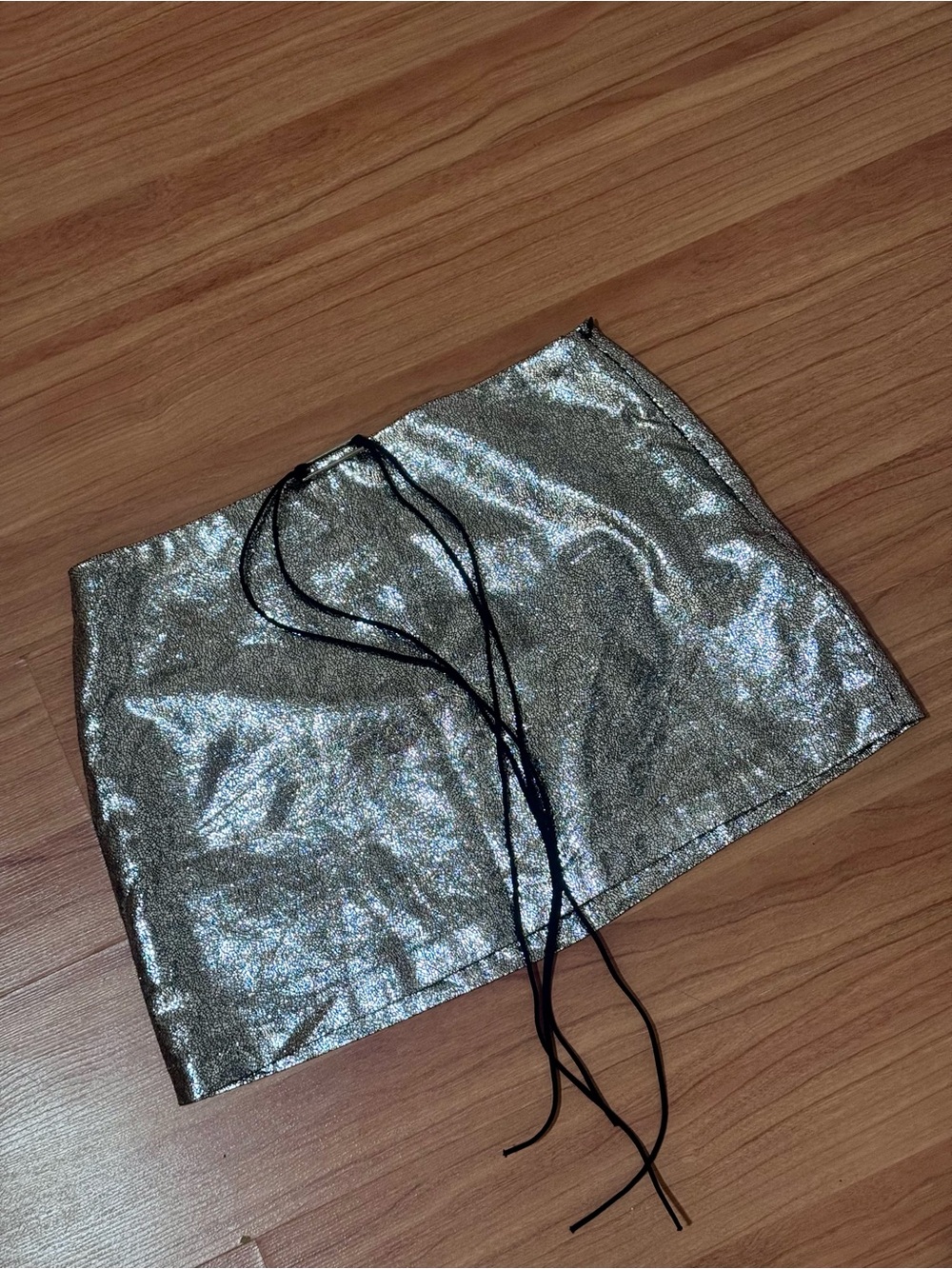 KIKI RIKI Metallic Silver Crackle Mini Skirt with Metal Hardware Detail – Size S